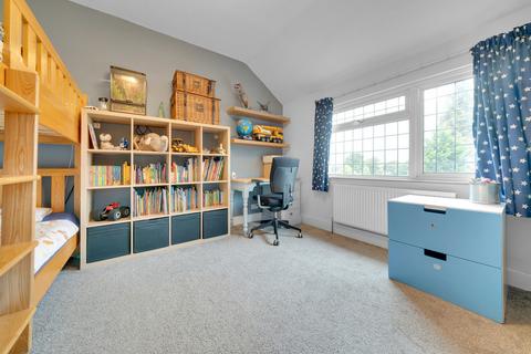 61 Hillside Gardens, Wallington, SM6 9NX