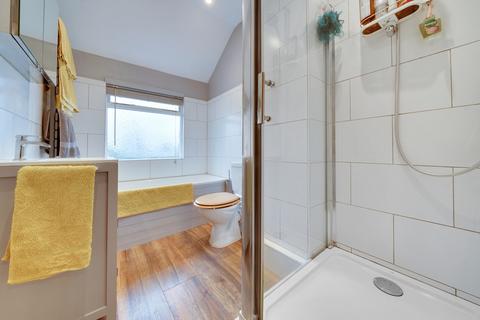 61 Hillside Gardens, Wallington, SM6 9NX