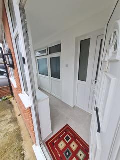 1 bedroom ground floor maisonette to rent, Leamington Crescent, Harrow