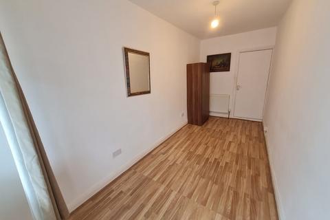 1 bedroom ground floor maisonette to rent, Leamington Crescent, Harrow