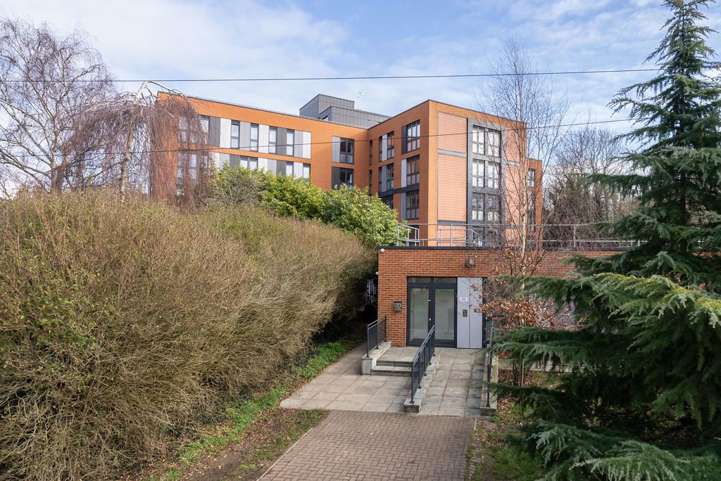 Lincoln Road, Dorking 1 bed apartment for sale £165,000