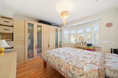140 Vale Road, Worcester Park, KT4 7ED