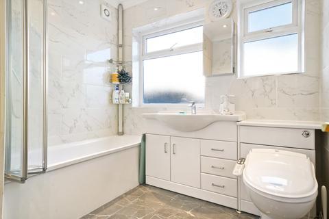 140 Vale Road, Worcester Park, KT4 7ED