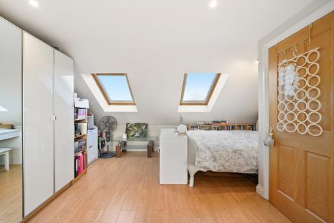 140 Vale Road, Worcester Park, KT4 7ED