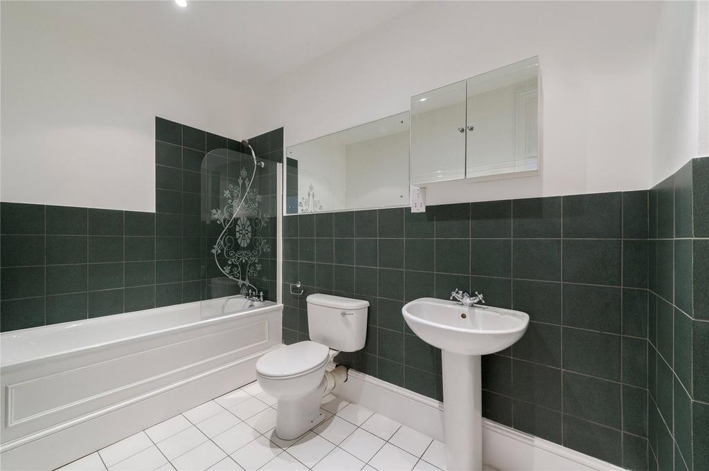 En-Suite Bathroom