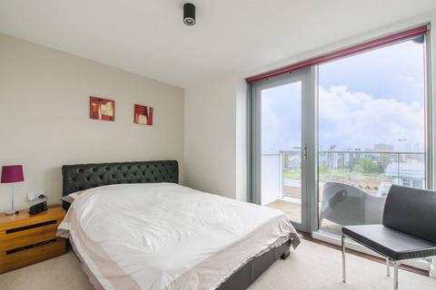 1 bedroom flat to rent - New Festival Avenue, Poplar, London, E14