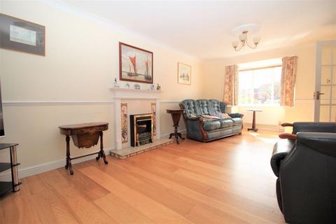 8 Forsythia Close, Hedge End, Southampton, SO30 4TP