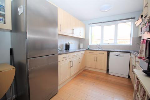 8 Forsythia Close, Hedge End, Southampton, SO30 4TP