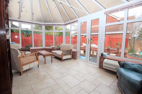 8 Forsythia Close, Hedge End, Southampton, SO30 4TP