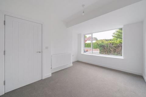 Flat 4, 22 Hartley Down, Purley, CR8 4EA