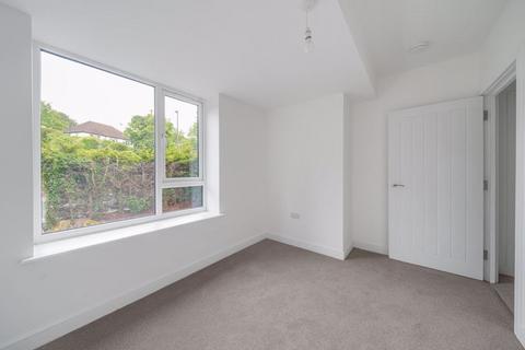 Flat 4, 22 Hartley Down, Purley, CR8 4EA
