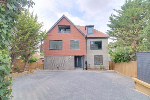 Flat 4, 22 Hartley Down, Purley, CR8 4EA
