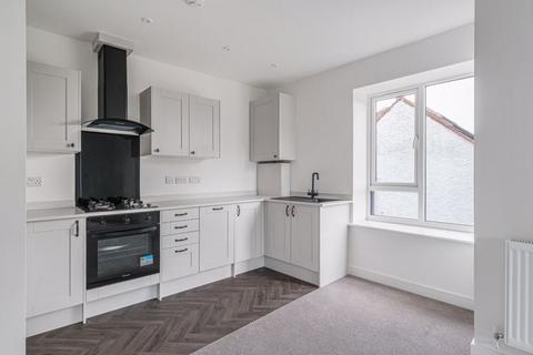 Flat 4, 22 Hartley Down, Purley, CR8 4EA