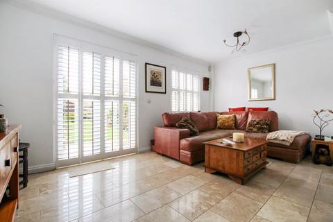 4 Abbey Drive, Dartford, DA2 7WP