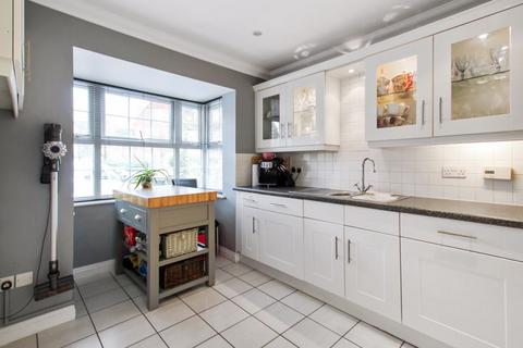4 Abbey Drive, Dartford, DA2 7WP