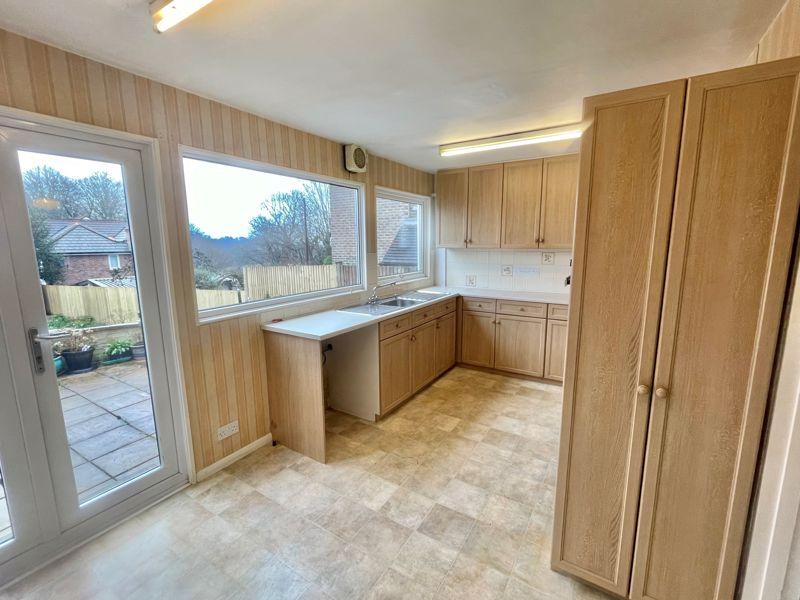Chatfield Road, Cuckfield 3 bed semidetached house £395,000