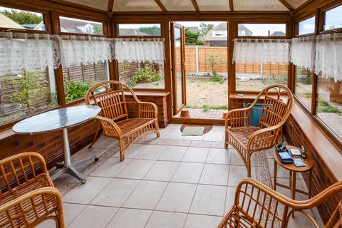 2 bedroom bungalow for sale, Woodrows Lane, Clacton-On-Sea CO16