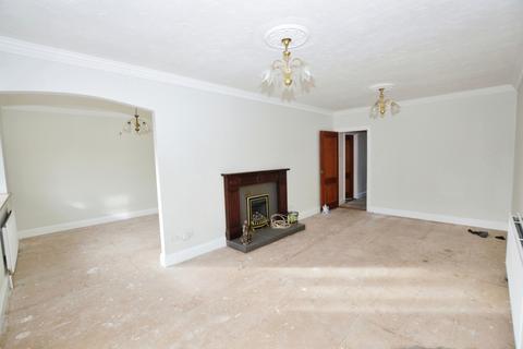 2 bedroom bungalow for sale, Woodrows Lane, Clacton-On-Sea CO16