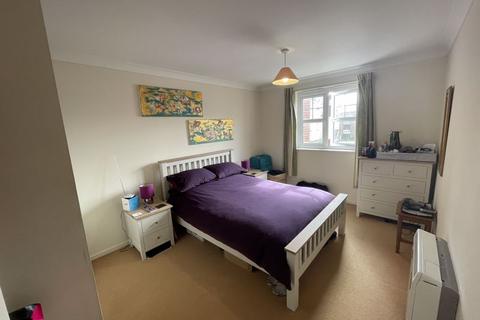 2 bedroom apartment to rent, Bewick Gardens, Chichester