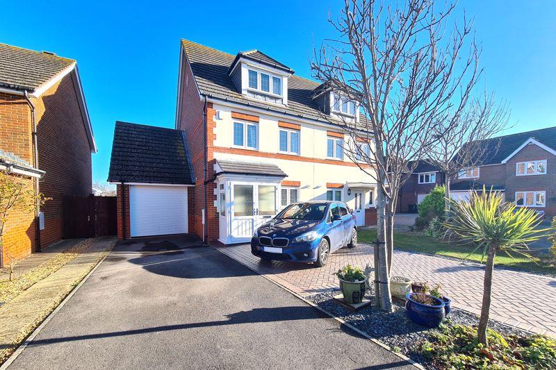 Sherbrooke Close, LeeOnTheSolent 3 bed semidetached house for sale