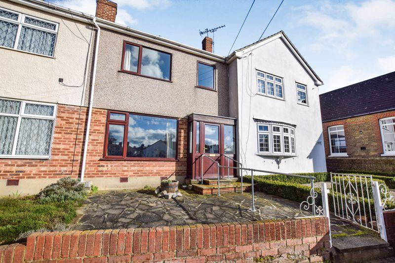 High Road, Horndon On The Hill 3 bed terraced house for sale £375,000