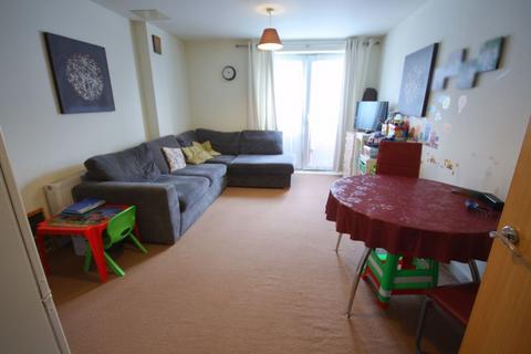 2 bedroom apartment for sale - Taywood Road, Northolt