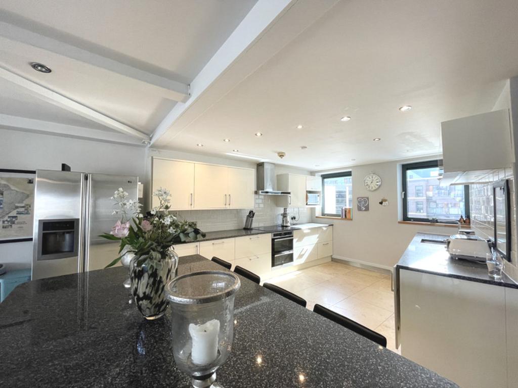 Dock Street, Leeds, LS10 3 bed apartment for sale £625,000