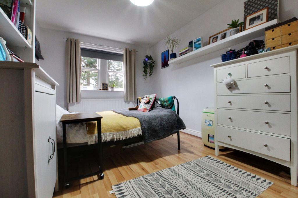 Bedroom 1 (Double)
