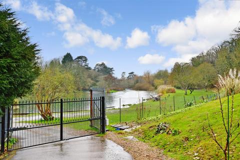 2 bedroom ground floor flat for sale - Alkham Road, Temple Ewell, Kent