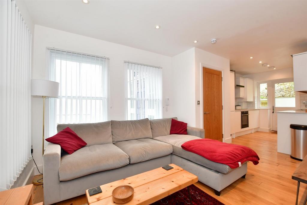 Kitchen/ Living Area