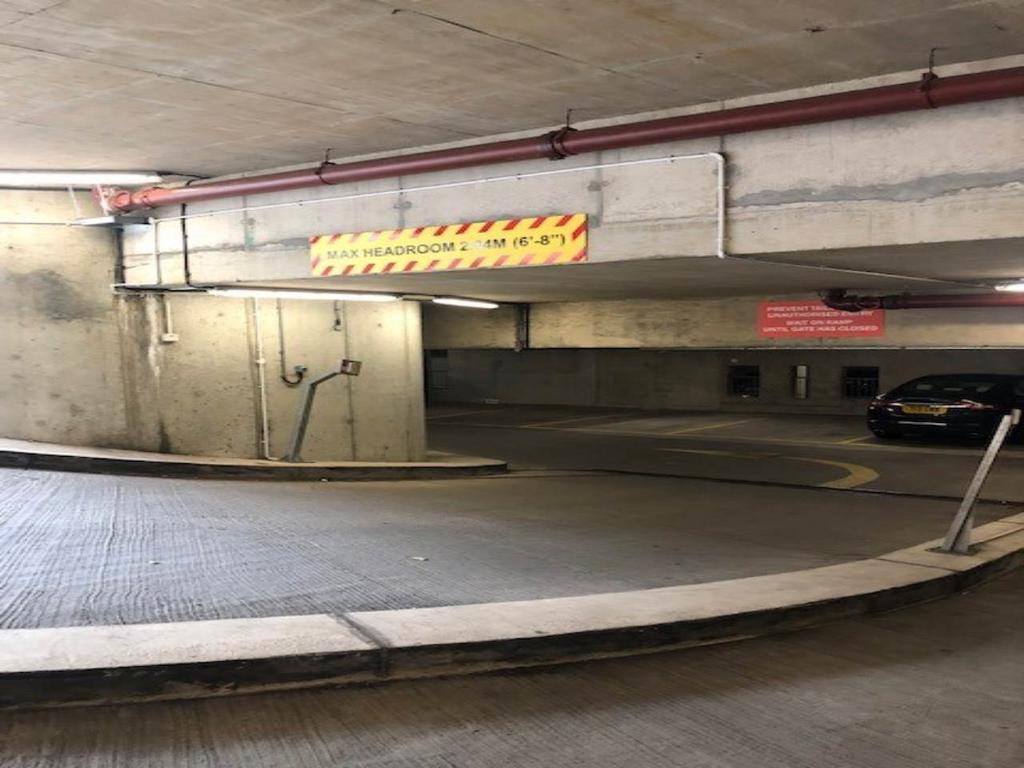 St Vincent Place, Car Parking Space, Edinburgh, Parking £250 pcm (£58 pw)