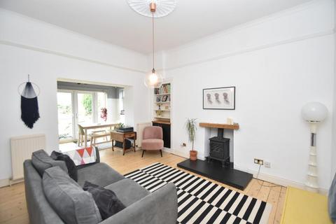 3 bedroom semi-detached house for sale - Whitehill Avenue, Stepps, Glasgow, G33 6BL