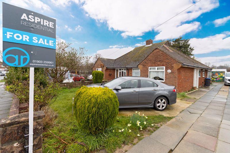 Palatine Road, Worthing 2 bed semidetached bungalow £350,000