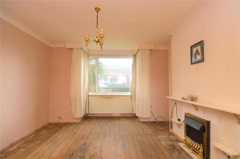 Westbourne Avenue, Garforth, Leeds... 3 bed semidetached house for