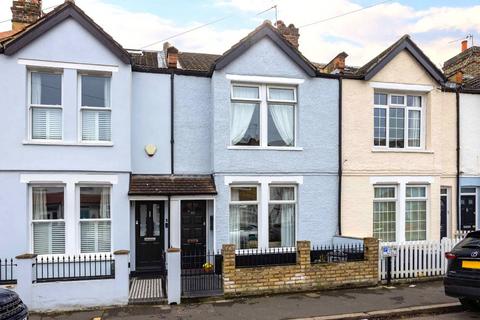 39 Gould Road, Twickenham, TW2 6RN
