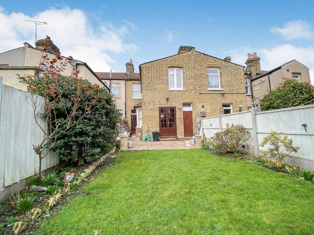 Empress Avenue, ILFORD, IG1 3 bed terraced house for sale £575,000