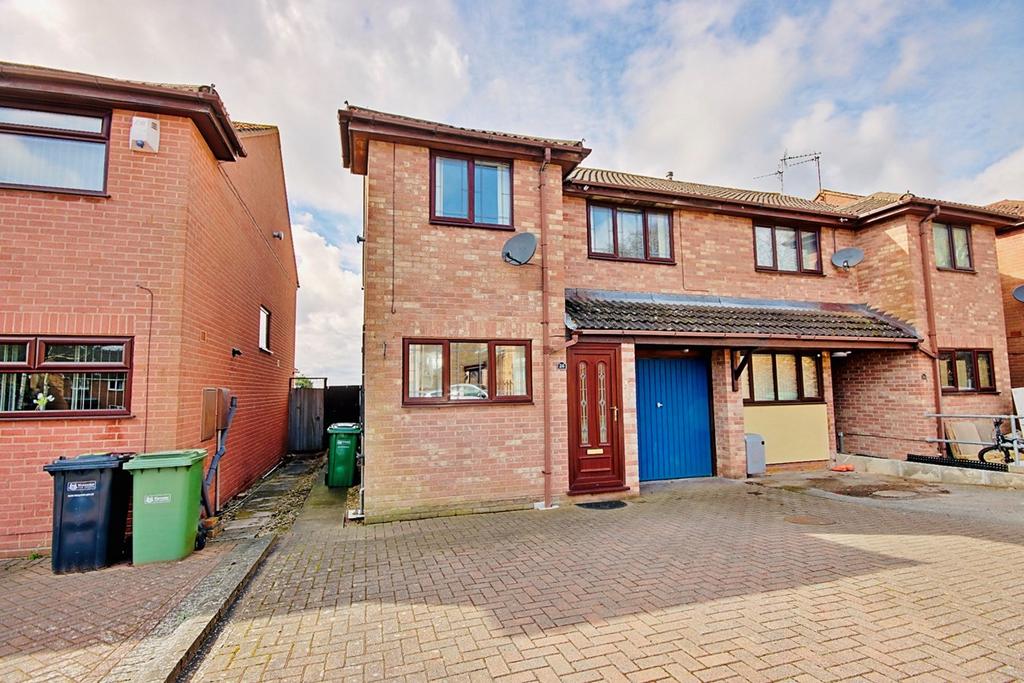 Peterborough Close, Worcester, WR5 3 bed semidetached house for sale