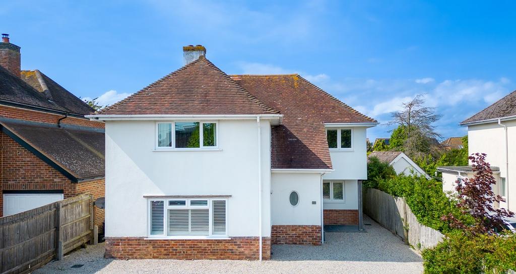 Avenue Road, Lymington, SO41 4 bed detached house for sale £1,050,000