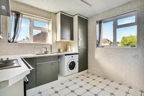 2 bedroom maisonette for sale - Conway Drive, Ashford TW15