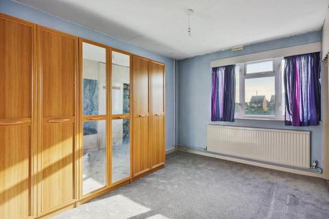 61 Conway Drive, Ashford, TW15 1RG