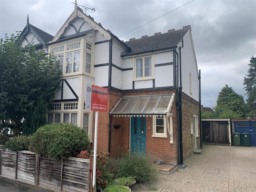 Clarendon Road, Ashford TW15 3 bed semidetached house for sale £565,000