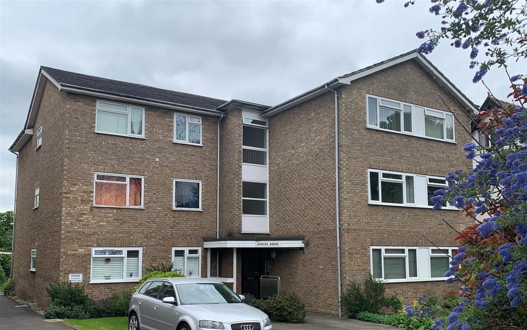 Fordbridge Road, Ashford TW15 2 bed flat £349,500