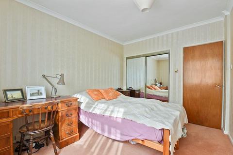 7 Cedar Close, Staines-upon-thames, TW18 2TF