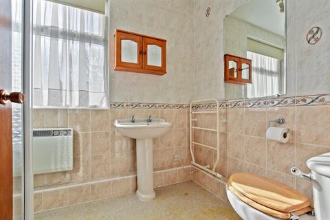 7 Cedar Close, Staines-upon-thames, TW18 2TF