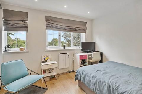 62 Reedsfield Road, Ashford, TW15 2HE