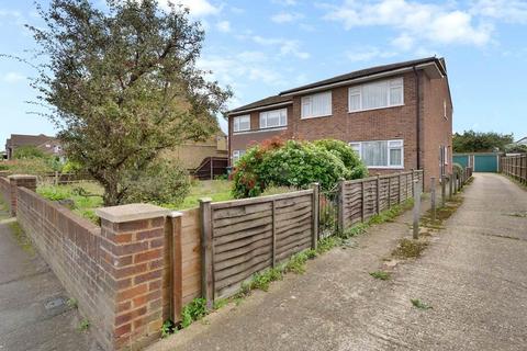 60d Feltham Road, Ashford, TW15 1DH