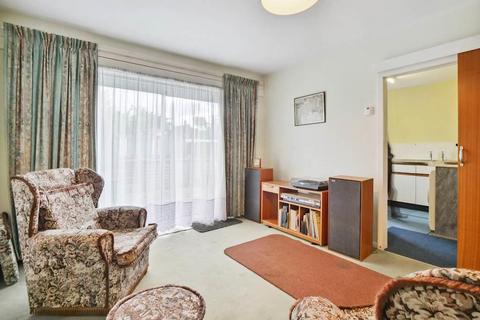 60d Feltham Road, Ashford, TW15 1DH