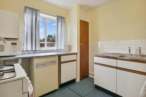 60d Feltham Road, Ashford, TW15 1DH