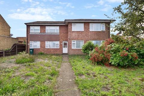 60d Feltham Road, Ashford, TW15 1DH