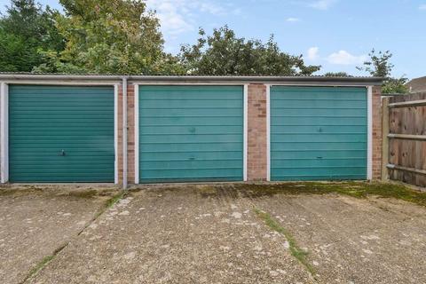 60d Feltham Road, Ashford, TW15 1DH